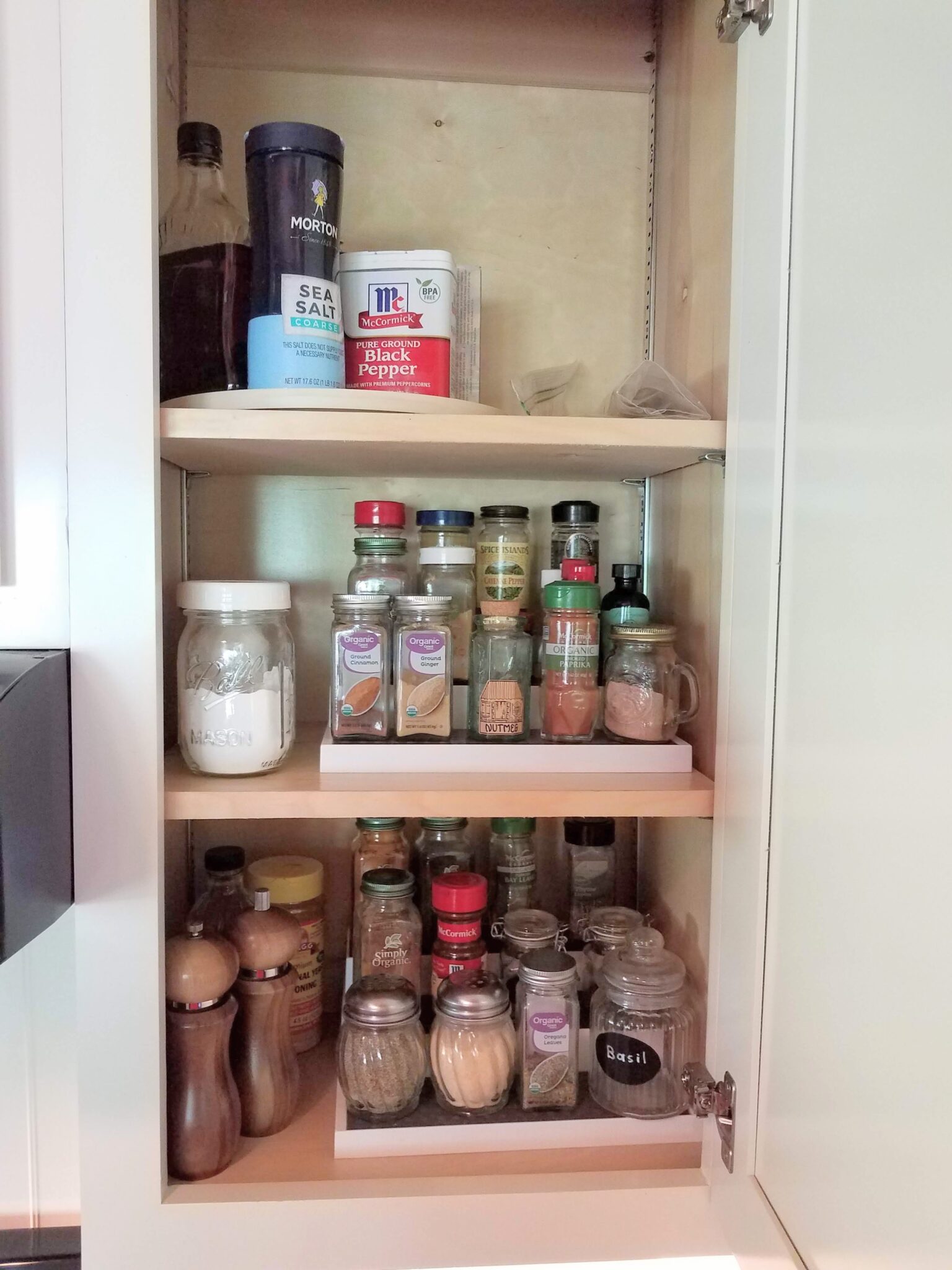 6 Steps to clean and organize your spice cabinet quickly and completely ...