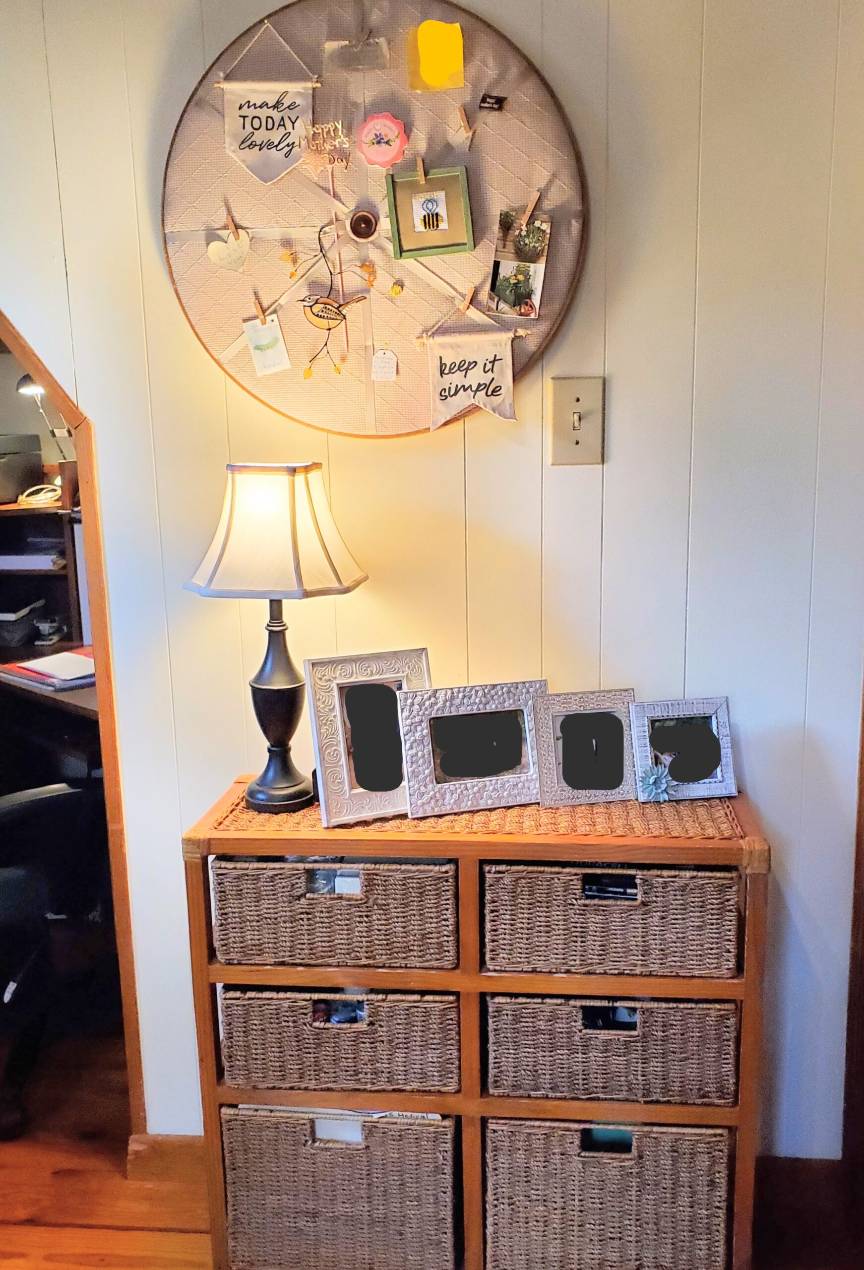 Small drawer unit in craft room